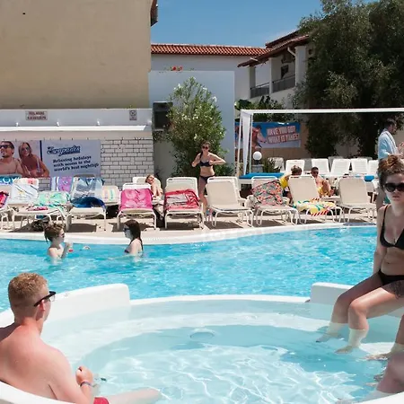 Hotel Quayside Village 2*