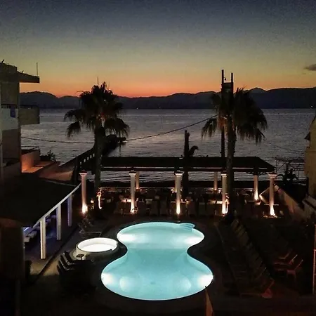 Quayside Village Hotel 2*