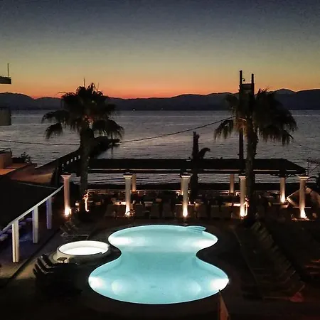 Quayside Village Hotell